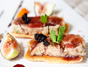 扒肉眼牛排配红酒汁