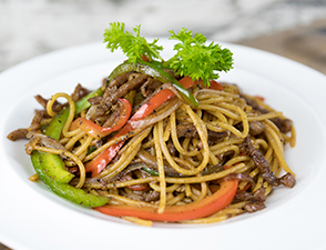 意式荤食薄脆披萨