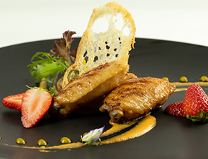 奶油鸡翅草莓粒