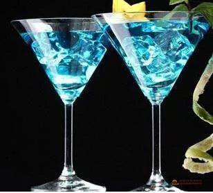 秋冬季节,什么酒才配得上这个季节呢?_调酒培